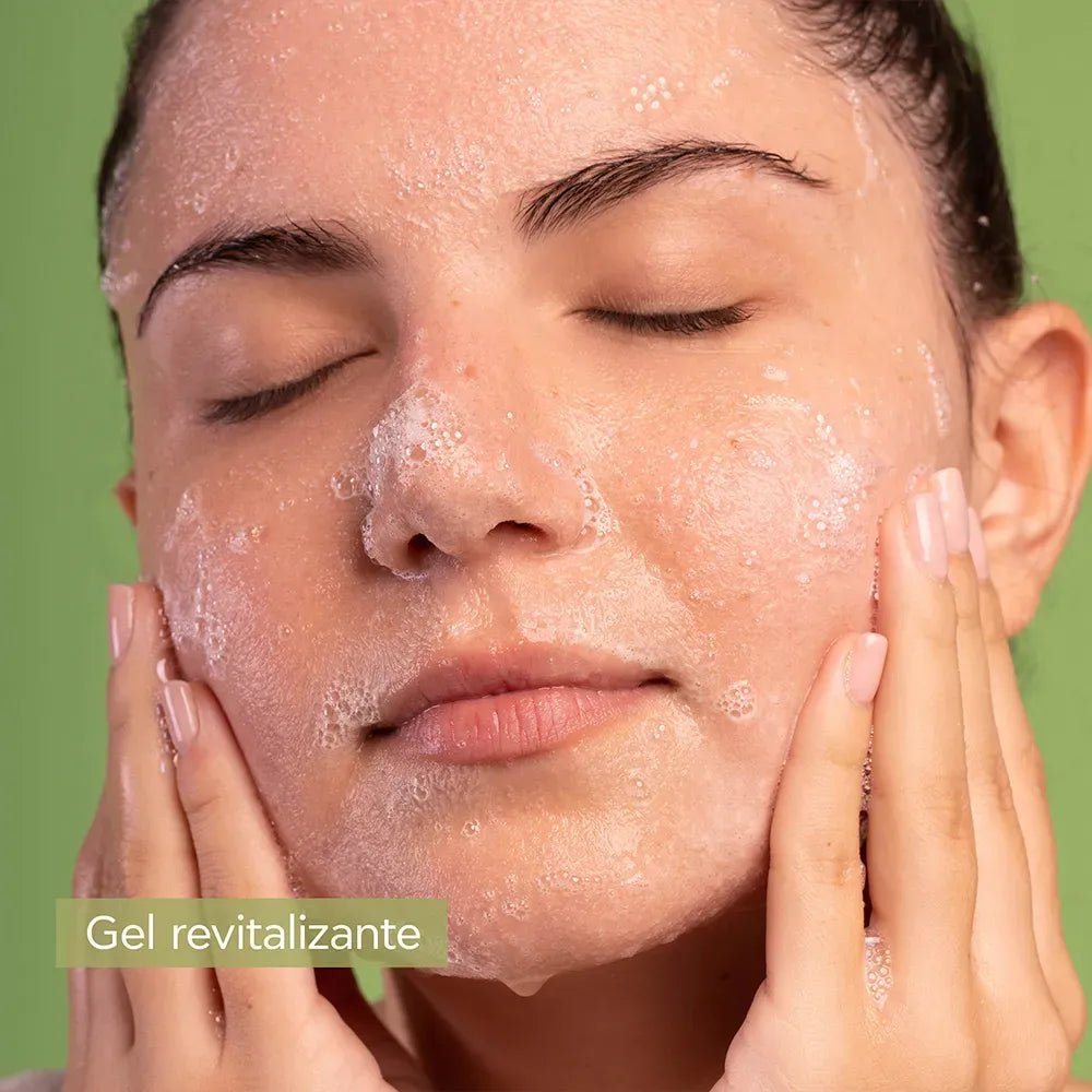 Apivita Gel Limpiador Facial Piel Grasa x200ml - TIENDA PIEL